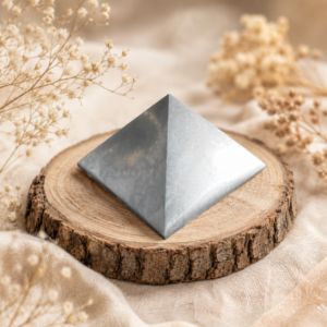 Pyramide en shungite naturelle