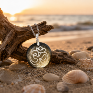 Pendentif en obsidienne dorée avec symbole Ohm
